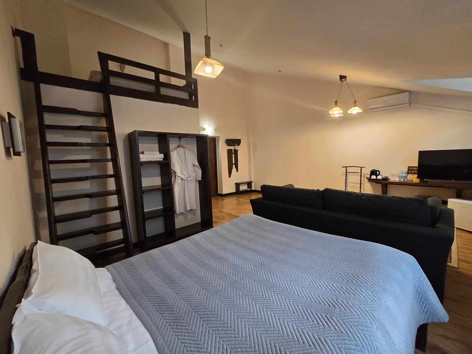 Saraishyq Hotel